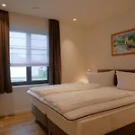Ferienhaus Inseldomizil Stolpe - Urlaub Unter Reet Auf Usedom *