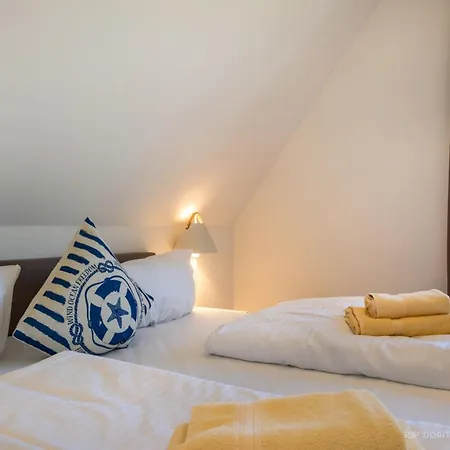 Holiday home Inseldomizil Stolpe - Urlaub Unter Reet Auf Usedom Stolpe auf Usedom